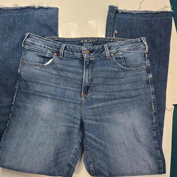 Ariat Size 33 Long Premium High-Rise Flare Jeans Raw Hem Blue Lake Women's FLAW - Picture 9 of 16